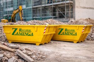 cassoni scarrabili Zaminga per detriti edili in cantiere a Lecce